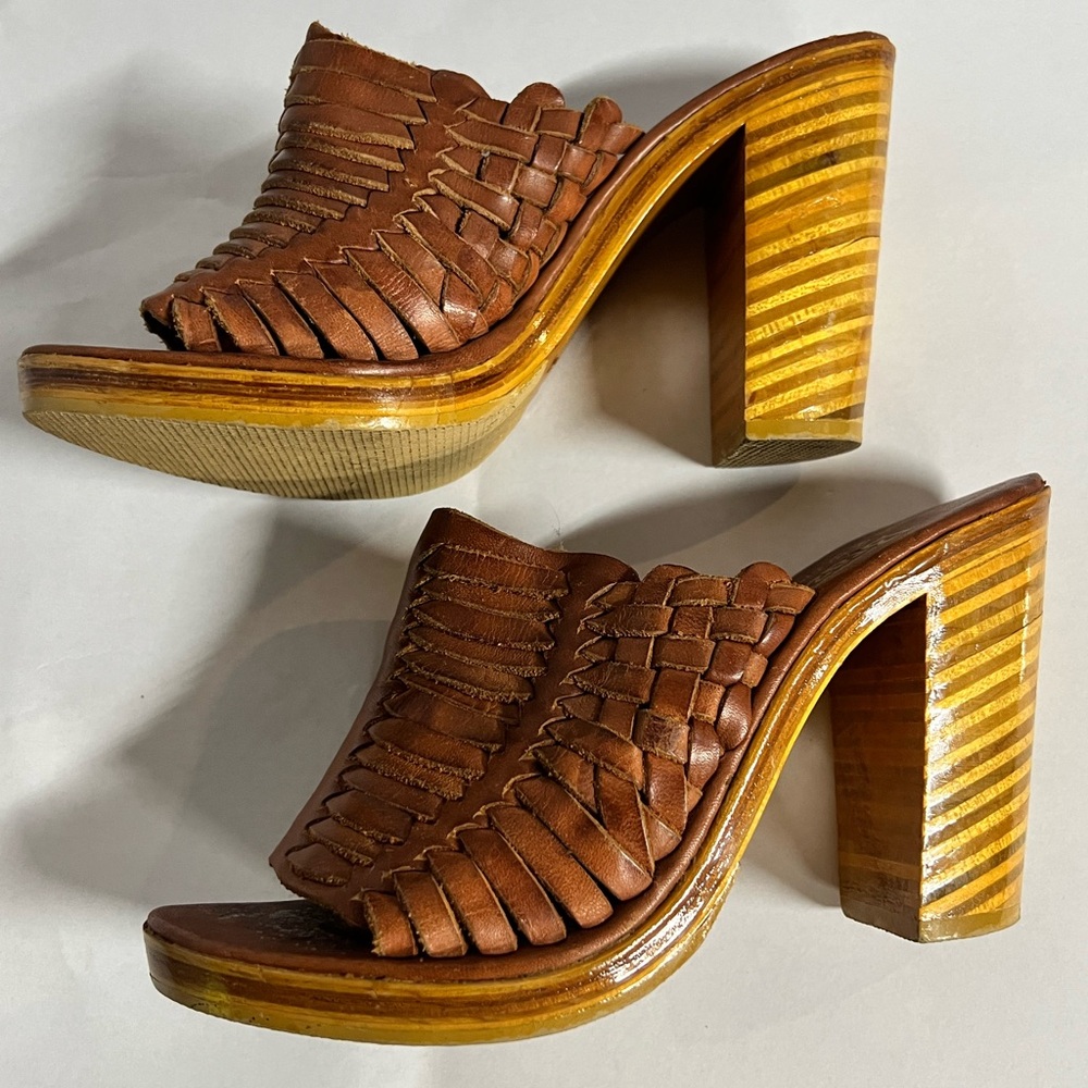 Vintage Leather Hirachi Stacked Heeled Sandals. Size 7